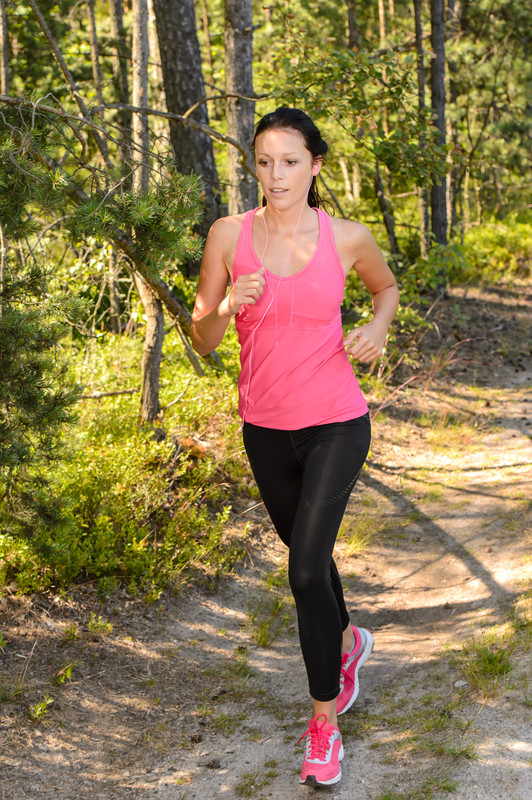 woman-running-in-the-woods